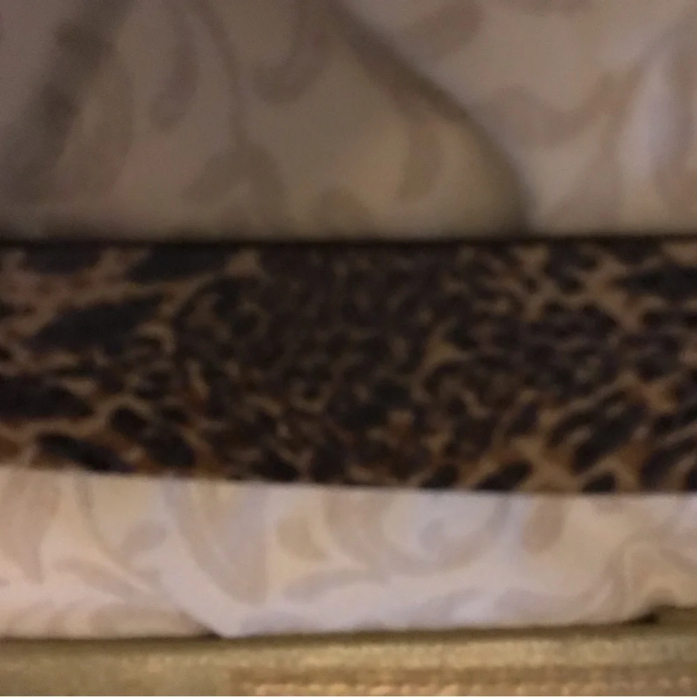 Guess Genuine Leather animal print size 1.5” silver hardware G w/rhinestones